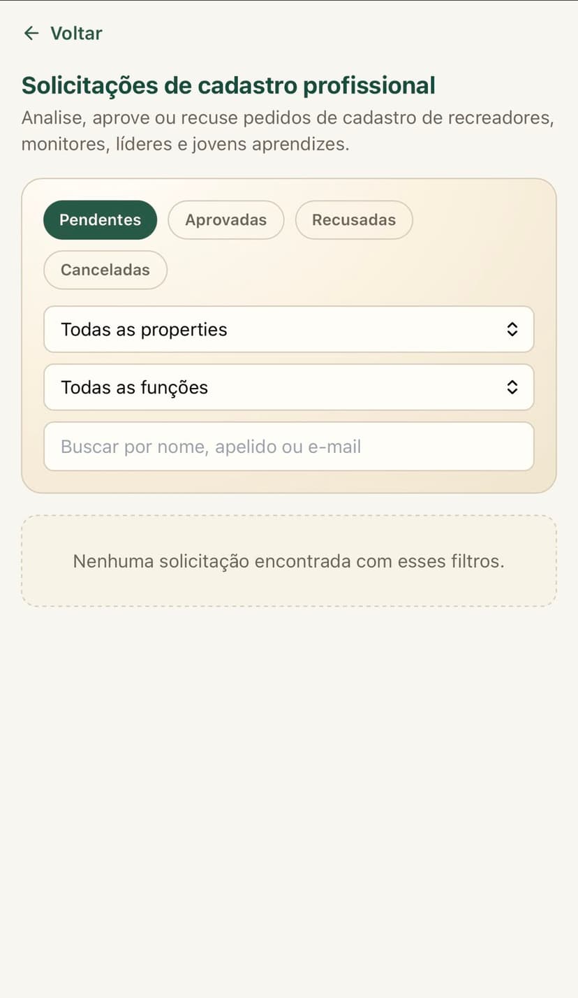 Tela de solicitações de cadastro profissional do CuruQuest